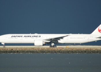 В Японии из-за тайфуна отменены десятки авиарейсов