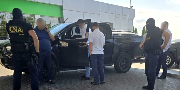 В Кишиневе полицейского задержали с взяткой 5 тыс. леев