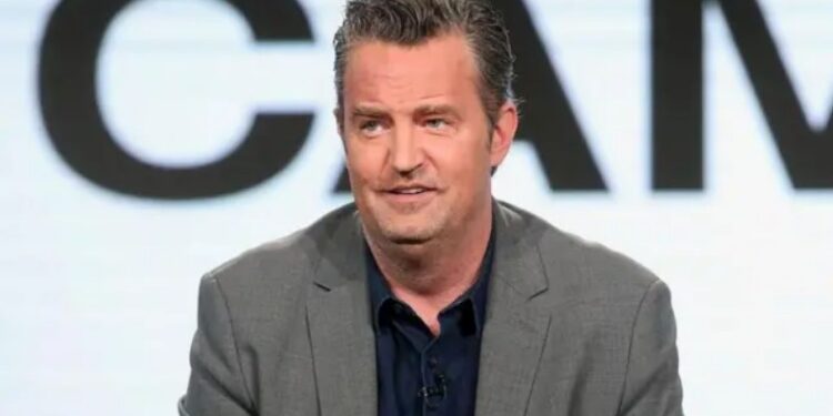 В деле о смерти звезды сериала «Друзья» Мэттью Перри появились обвиняемые, их пятеро