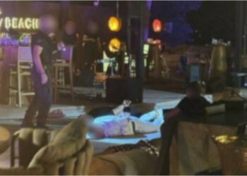 Atac mafiot într-un bar din Grecia. Trei oameni au fost împușcați, iar 8 persoane au fost arestate