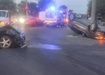 Accident grav pe o stradă din Chișinău. Trei persoane, printre care și un copil, transportate la spital