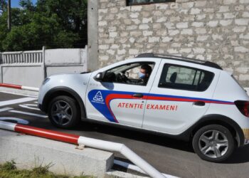Обещали за деньги помочь получить водительские права. В Хыншештах двоих человек оштрафовали на 400 тыс. леев за извлечение выгоды из влияния