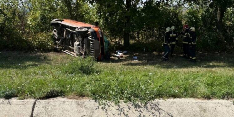 Accident grav la Sîngerei. Două persoane, transportate la spital