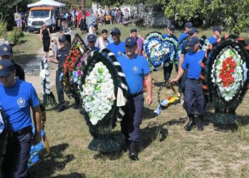 Pompierul decedat în timpul unei misiuni, la Florești, condus astăzi pe ultimul drum