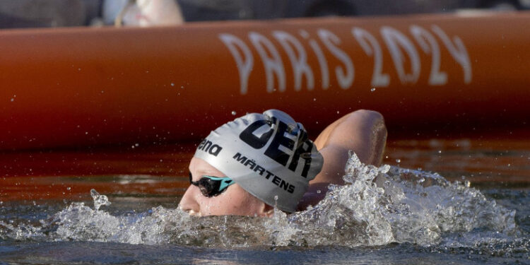 Jocurile Olimpice 2024: Trei sportivi germani s-au îmbolnăvit după ce au înotat în Sena