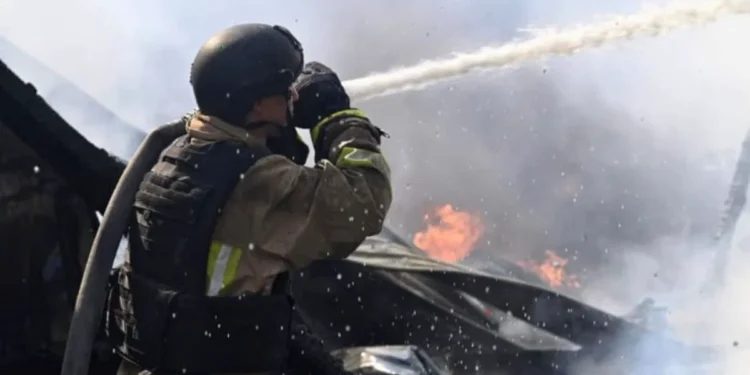 Почти 60% украинцев заявили, что Украине надо вступить в диалог с Россией