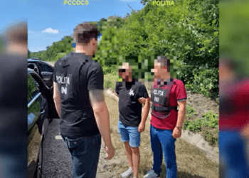 Un bărbat din România și o femeie din Moldova, reținuți în timp ce transportau două fete la prostituție în Germania
