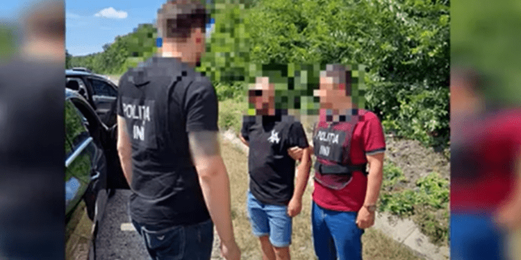 Un bărbat din România și o femeie din Moldova, reținuți în timp ce transportau două fete la prostituție în Germania