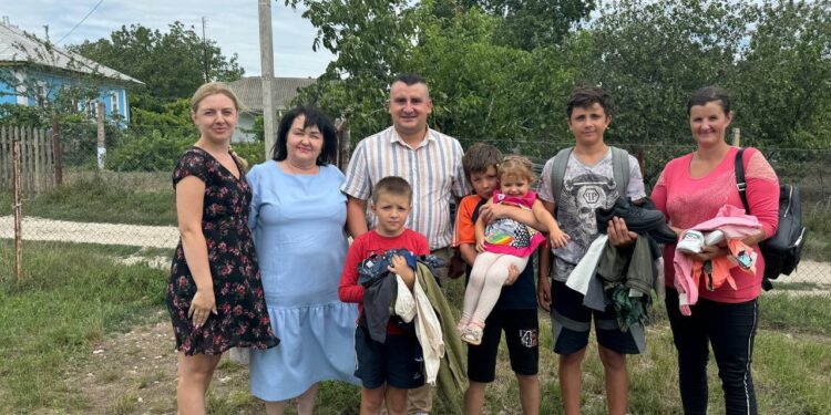 Echipa blocului „Victorie” vine mereu în ajutorul locuitorilor din Moldova