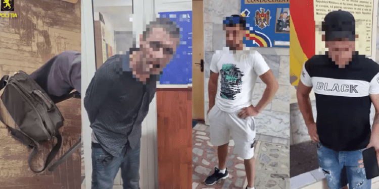 Au furat o geantă și un telefon mobil. Trei bărbați, reținuți de polițiști