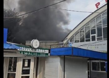Nivel sporit de intervenție la Bălți. Un incendiu puternic a izbucnit pe teritoriul Pieței Centrale din municipiu