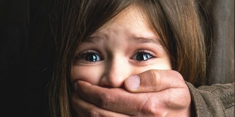 В Яловенском районе четырехлетнюю девочку едва не изнасиловал несовершеннолетний