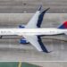 Roata unui Boeing 757 a explodat pe aeroportul din Atlanta. Doi angajați ai unei companii aeriene au murit și unul a fost rănit