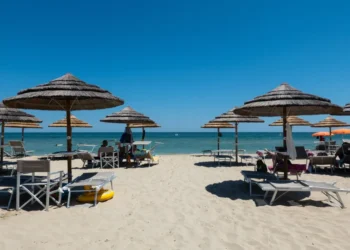 „O scenă apocaliptică”. Turiști loviți de fulger pe o plajă aglomerată