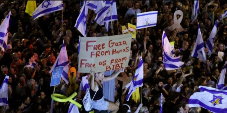 В Израиле началась масштабная забастовка из-за убийства заложников в Газе