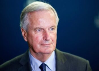 Макрон после самого молодого премьера Франции назначил самого старого