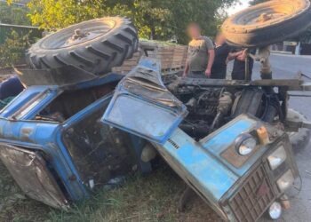 Управлял трактором без водительских прав: 19-летний молодой человек оказался в больнице