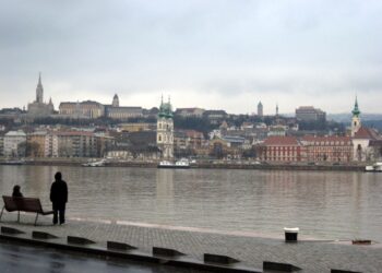 Граждан Молдовы предупредили о поездках в Венгрию. В стране ожидаются ливни и наводнения
