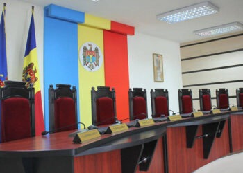 В Молдове стартует избирательная кампания перед выборами президента и референдумом о евроинтеграции