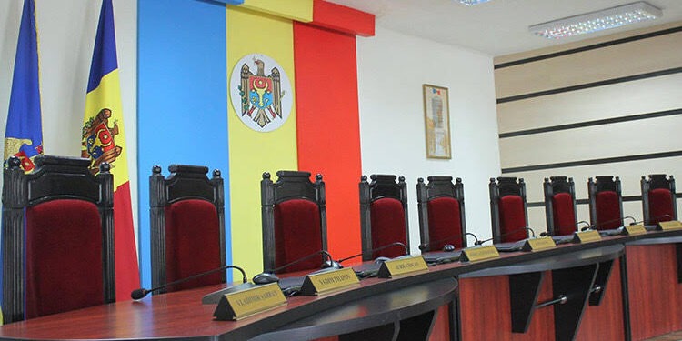 В Молдове стартует избирательная кампания перед выборами президента и референдумом о евроинтеграции