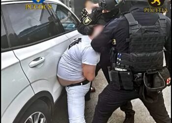 Накачивал подростков наркотиками и принуждал к сексуальным отношениям. В Кишиневе задержали подозреваемого