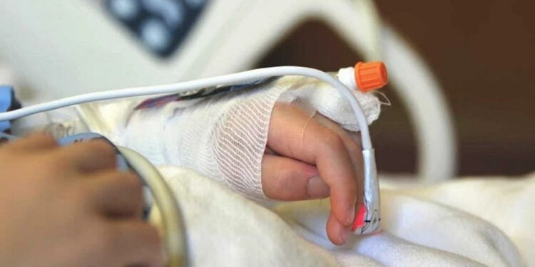 Двухлетний мальчик, упавший в шахту лифта в Унгенах, по-прежнему находится в коме