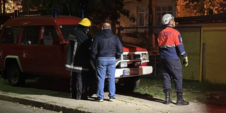 В столичной многоэтаэжке произошел пожар. С огнем боролись 50 сотрудников ГИЧС