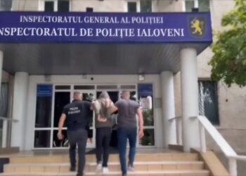 Doi tineri plasați în arest, fiind învinuiți de comiterea unei escrocherii cu “ruda implicată în accident”