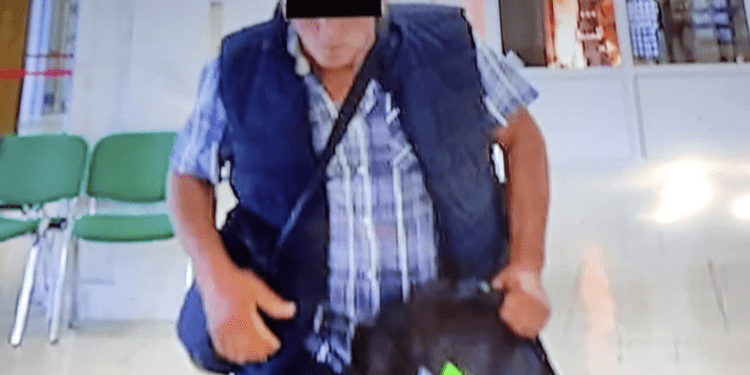 Incendiu în Parlamentul României. Un bărbat a aruncat cu benzină. Atacatorul este căutat de Poliție, iar clădirea a fost închisă