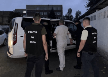 Ademenea minore la el acasă, le droga, apoi le exploata sexual. Chișinăuian de 42 de ani – reținut