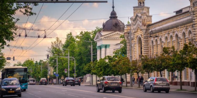 Traficul rutier în Piața Marii Adunări Naționale va fi suspendat duminică. Cum va circula transportul public