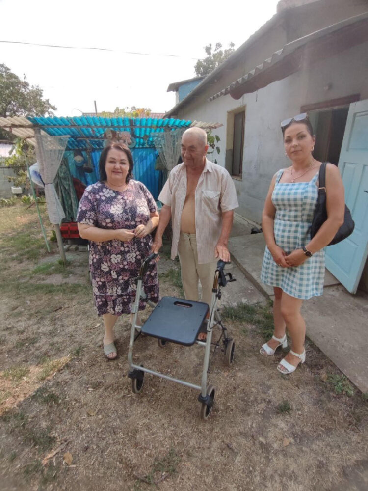 Плечо поддержки для тех, кто попал в затруднительное положение. Общественные приемные команды  Илана Шора продолжают помогать нуждающимся по всей стране