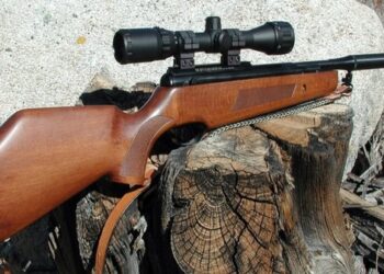 Сбился прицел на пьяную голову: мужчина случайно выстрелил в товарища из пневматики