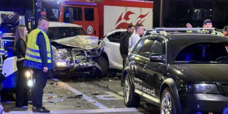 Авария в Кишиневе — на Ботанике столкнулись четыре автомобиля и троллейбус