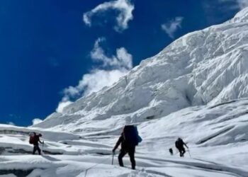 Пятеро россиян погибли при восхождении на «гору-людоед» в Гималаях