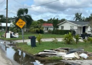 Нет ни одной живой души: город в США за день до «урагана века» стал пустыней