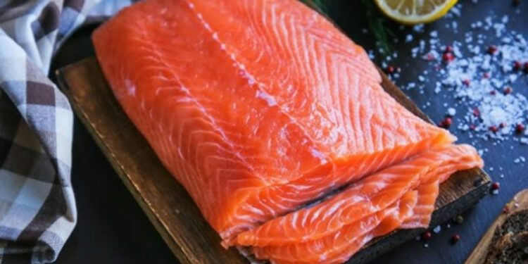 В Молдове из продажи изымают филе форели. НАБП обнаружило опасную бактерию