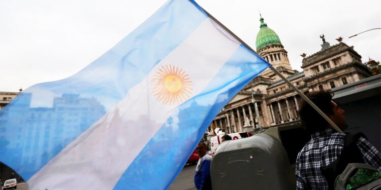 В Аргентине распустили налоговую службу