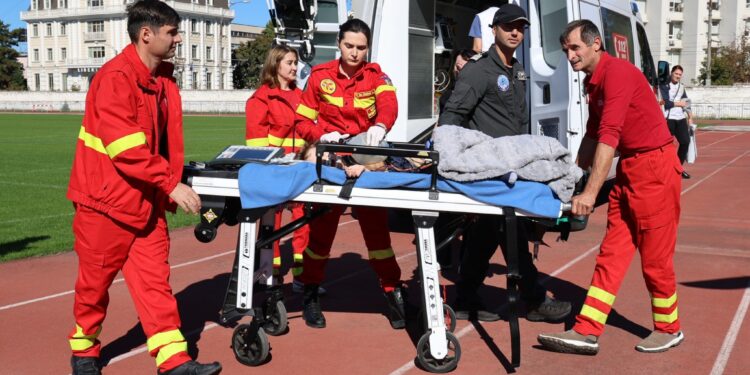 Ребенка в крайне тяжелом состоянии перевезли на вертолете SMURD из Кишинева в Яссы