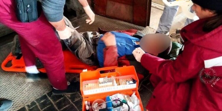 В Бендерах мужчина упал в шахту лифта: его передали врачам