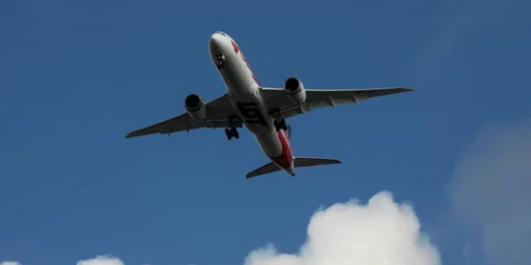 Atac la bord: Un avion care zbura spre Paris a fost întors în aer