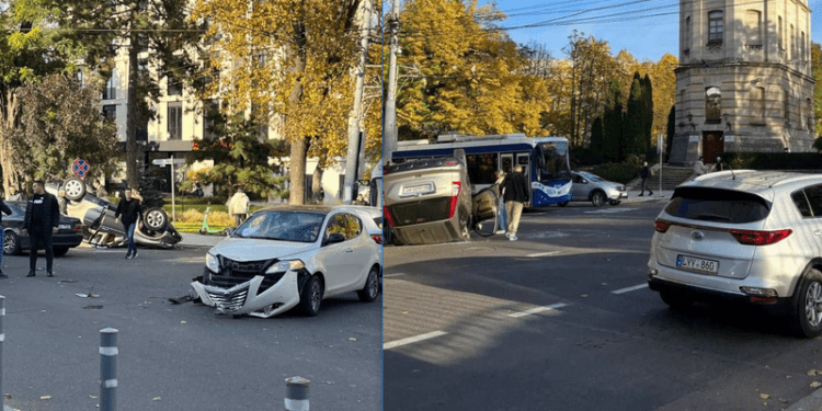 Accident violent lângă USM: O Honda s-a răsturnat, după ce s-a lovit cu o Lancia