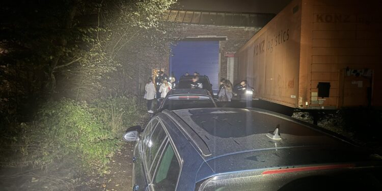 Fabrică ilegală de țigări, construită de un moldovean în Germania. Profiturile din contrabandă ajung la zeci de milioane de euro