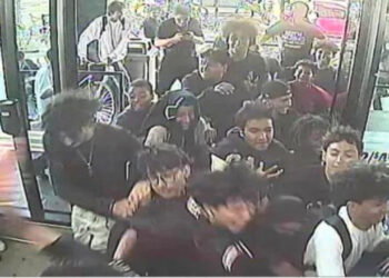 Tineri care au participat la jafuri în grup în Los Angeles au fost arestați pentru că părinții lor au văzut imaginile și i-au denunțat