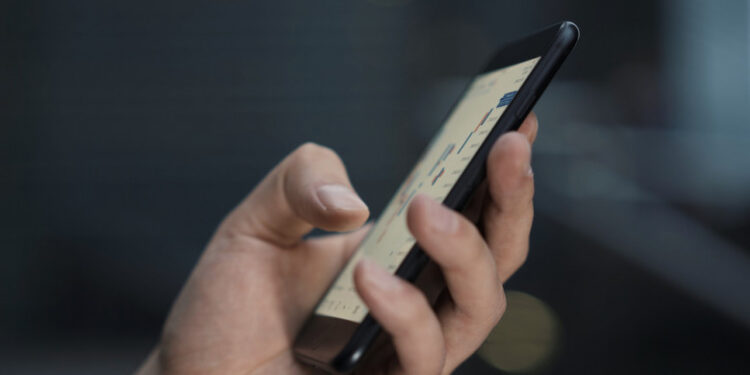 Poliția europeană poate accesa datele de pe telefoanele mobile pentru infracțiuni minore, a decis Curtea de Justiție a UE