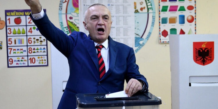 Fostul președinte și premier albanez Ilir Meta a fost arestat. Este acuzat de fraudă și spălare de bani