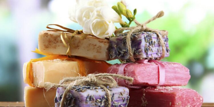 Alerte europene: Mai multe mărci pupulare de săpun ar conține substanțe toxice: Se regăsesc și pe rafturile din Moldova