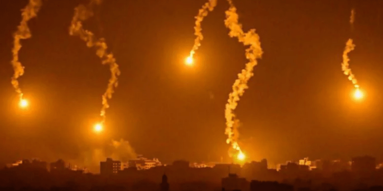 „Rămâneți aproape de spațiul de protecție”: Ambasada R. Moldova în Israel, cu recomandări pentru cetățenii din zona Gush Dan, după atacul masiv cu rachete