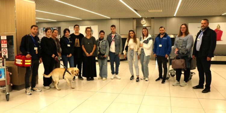 Un nou grup de moldoveni evacuați din Liban aterizează pe Aeroportul Chișinău