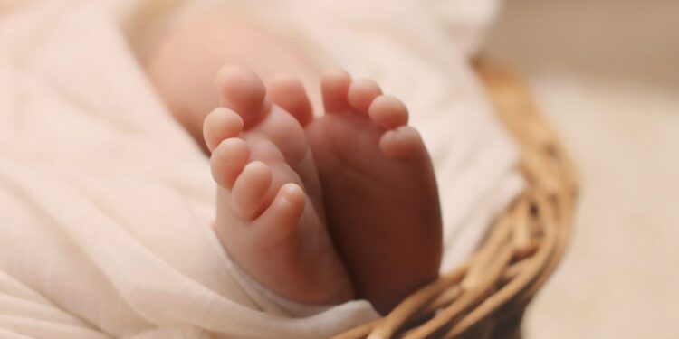 Tragedie într-o familie din Hîrtop, Florești. Un bebeluș de 2 luni și-a pierdut viața